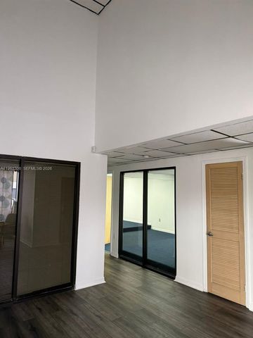 6187 NW 167th St H13, Hialeah, FL 33015