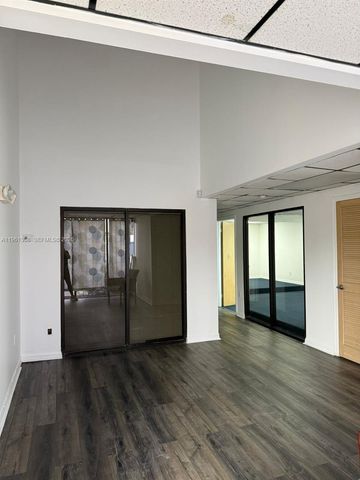 6187 NW 167th St H13, Hialeah, FL 33015