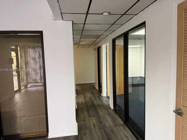 6187 NW 167th St H13, Hialeah, FL 33015