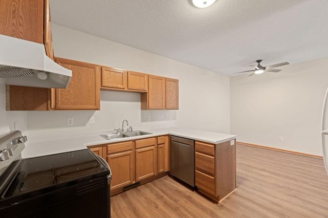 2115 Parkway Avenue, Shakopee, MN 55379