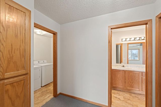 2115 Parkway Avenue, Shakopee, MN 55379