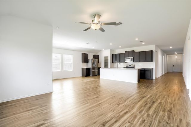 309 Colthorpe LN, Hutto, TX 78634