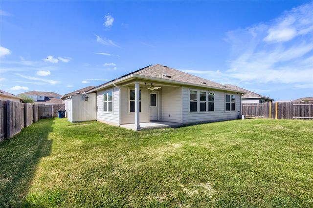 309 Colthorpe LN, Hutto, TX 78634