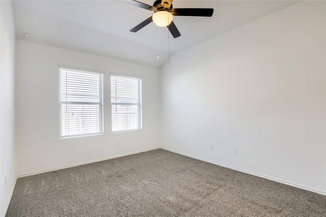 309 Colthorpe LN, Hutto, TX 78634