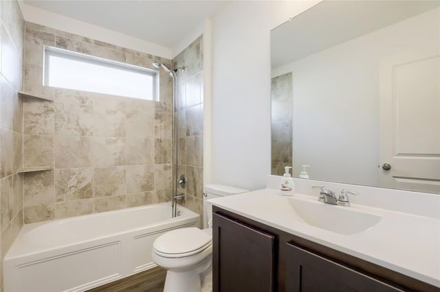 309 Colthorpe LN, Hutto, TX 78634