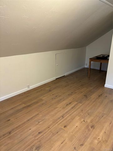 181 Violet Avenue 2, Floral Park, NY 11001