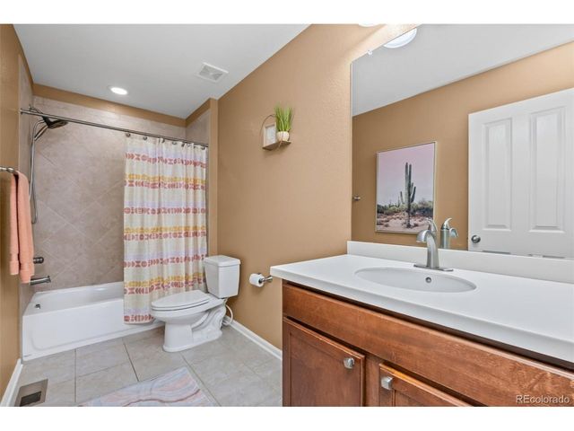 22389 E Chenango Dr, Aurora, CO 80015
