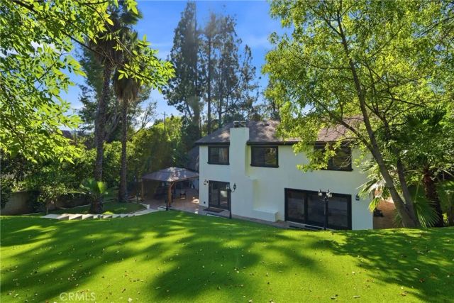 5836 Winnetka Avenue, Woodland Hills, CA 91367