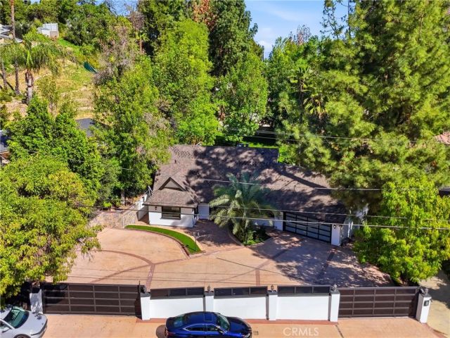 5836 Winnetka Avenue, Woodland Hills, CA 91367