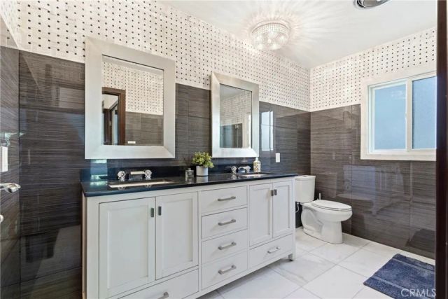 5836 Winnetka Avenue, Woodland Hills, CA 91367