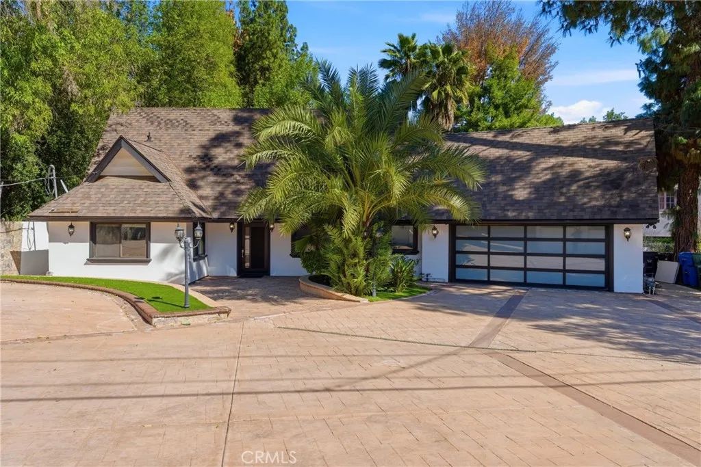 5836 Winnetka Avenue, Woodland Hills, CA 91367