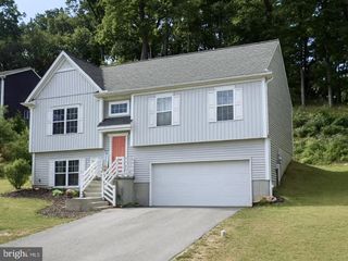 620 WOODSIDE RD, York, PA 17406