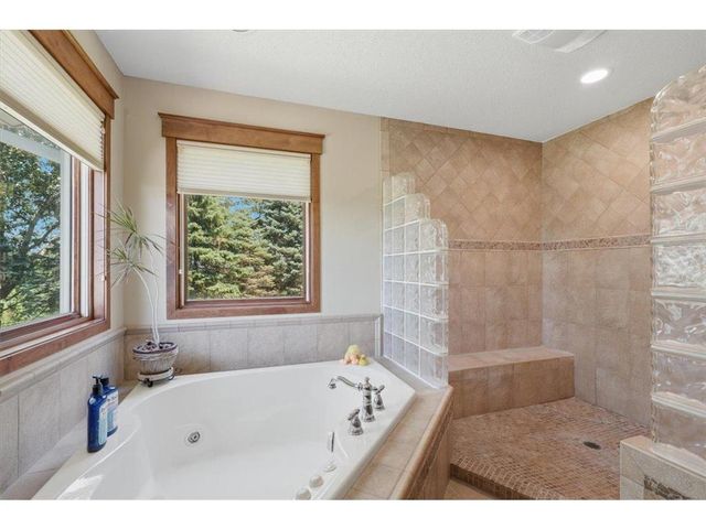 956 280th Street, Woodville, WI 54028