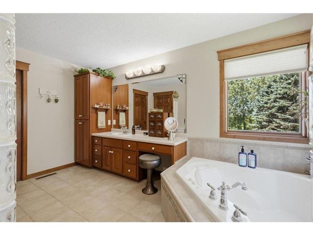 956 280th Street, Woodville, WI 54028