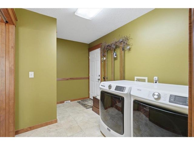 956 280th Street, Woodville, WI 54028
