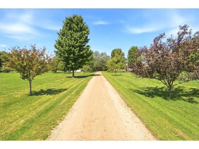 956 280th Street, Woodville, WI 54028