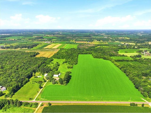 956 280th Street, Woodville, WI 54028