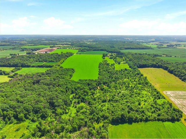 956 280th Street, Woodville, WI 54028