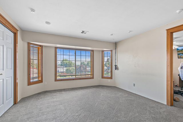 1098 Gate Park Drive, Central Point, OR 97502