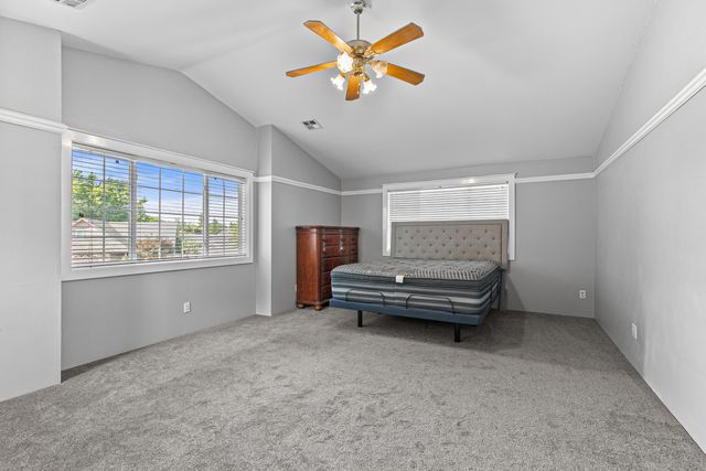 1098 Gate Park Drive, Central Point, OR 97502