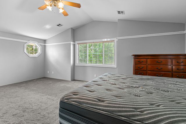 1098 Gate Park Drive, Central Point, OR 97502