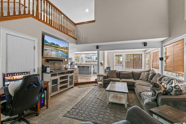 1098 Gate Park Drive, Central Point, OR 97502