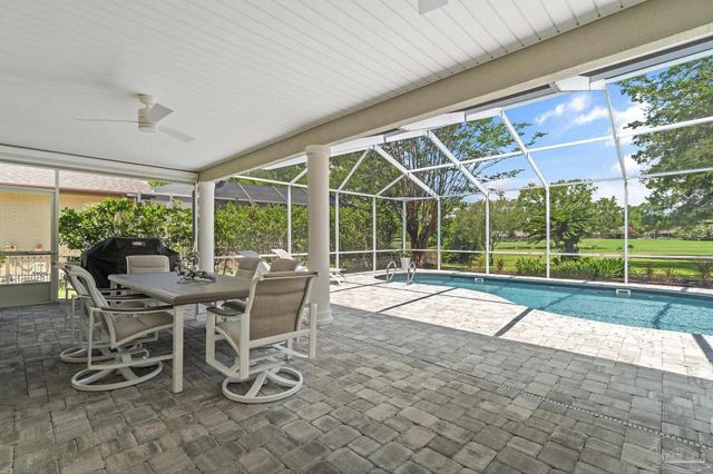 1401 Players Club Cir, Gulf Breeze, FL 32563