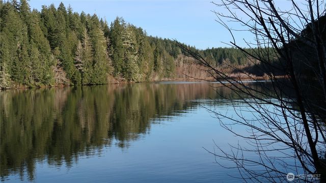 2180 NE Holly Dewatto Rd, Tahuya, WA 98588