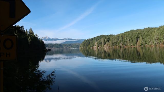 2180 NE Holly Dewatto Rd, Tahuya, WA 98588