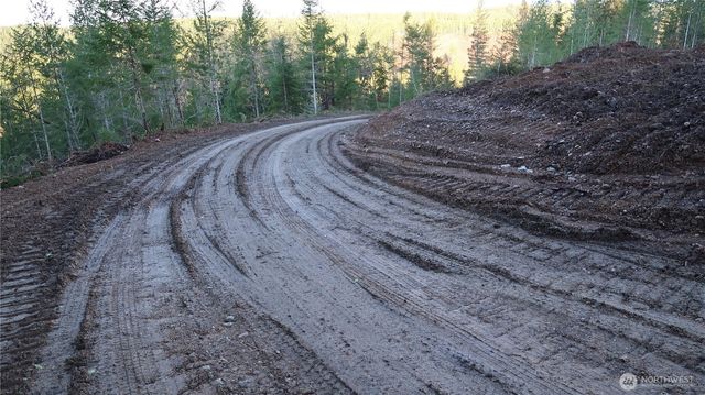 2180 NE Holly Dewatto Rd, Tahuya, WA 98588