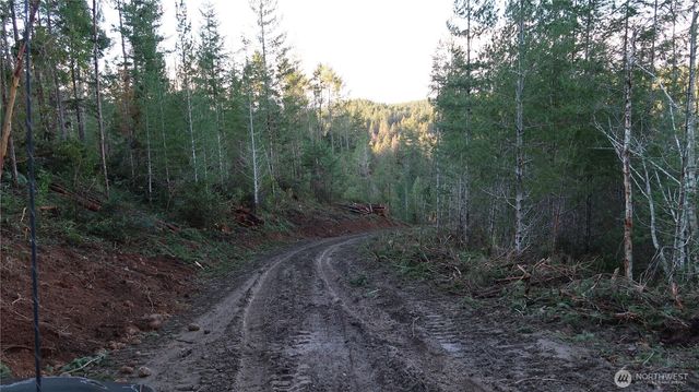 2180 NE Holly Dewatto Rd, Tahuya, WA 98588
