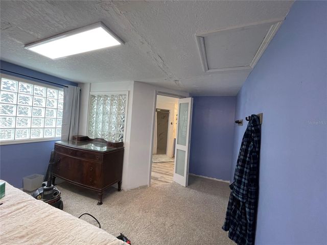 202 S WARFIELD AVENUE, Wildwood, FL 34785