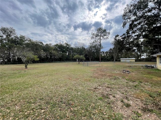 202 S WARFIELD AVENUE, Wildwood, FL 34785