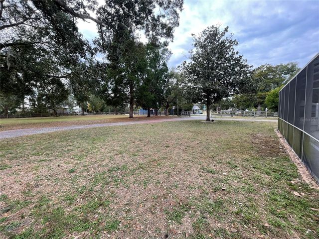 202 S WARFIELD AVENUE, Wildwood, FL 34785