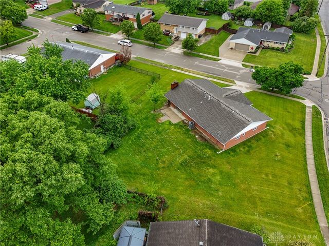 734 N Bayberry Drive, Miamisburg, OH 45342