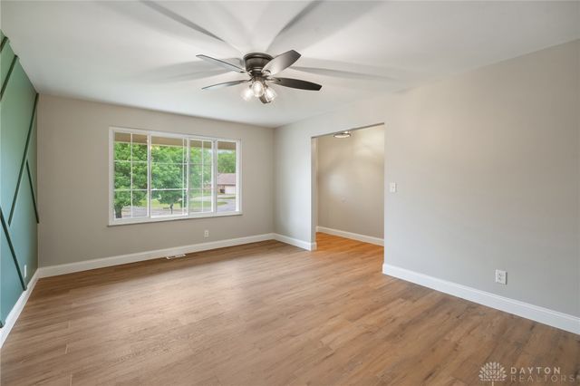 734 N Bayberry Drive, Miamisburg, OH 45342