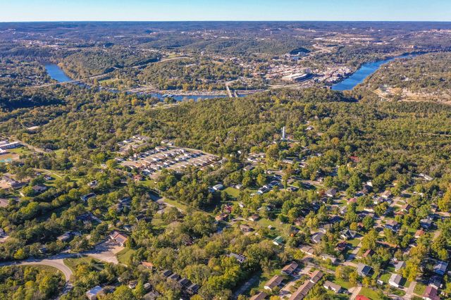 215 Sagers Lane, Hollister, MO 65672