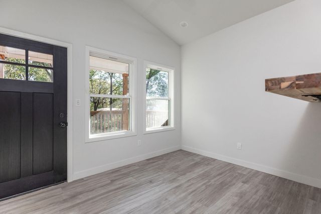 215 Sagers Lane, Hollister, MO 65672