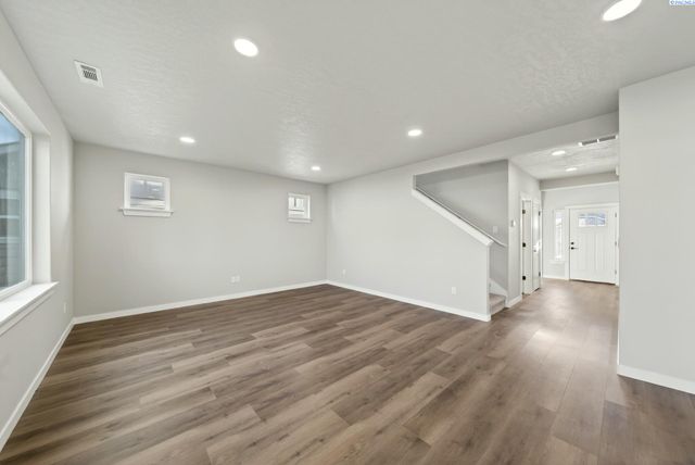 3740 Barbera St., Richland, WA 99352