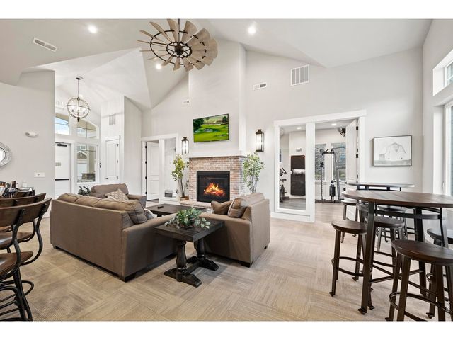 4642 Hahns Peak Dr 101, Loveland, CO 80538