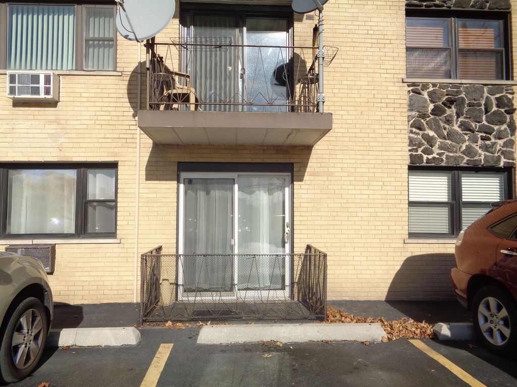 6233 W 94th Street 1SE, Oak Lawn, IL 60453