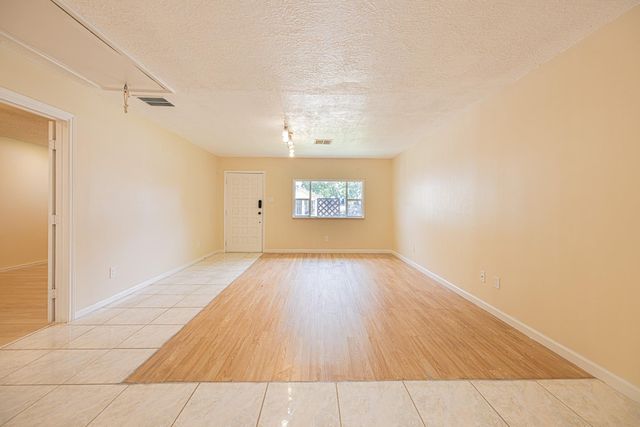 4113 Edison Street, Houston, TX 77009