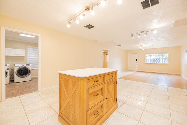 4113 Edison Street, Houston, TX 77009