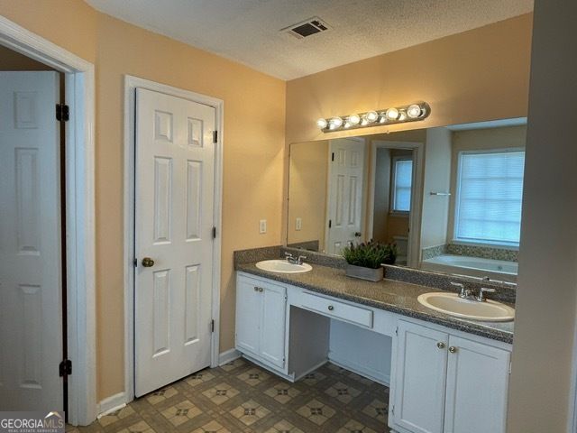 800 Meadowsong Circle, Lawrenceville, GA 30043