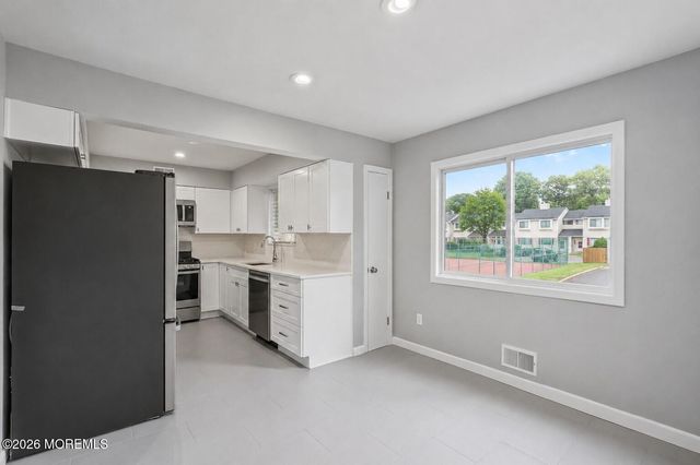 318 Middlewood Road, Middletown, NJ 07748