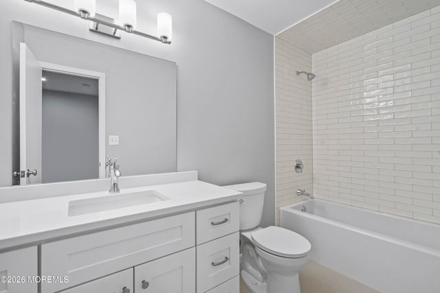 318 Middlewood Road, Middletown, NJ 07748