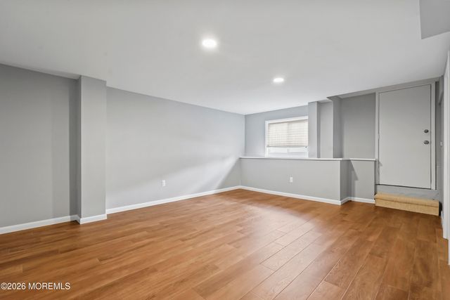 318 Middlewood Road, Middletown, NJ 07748
