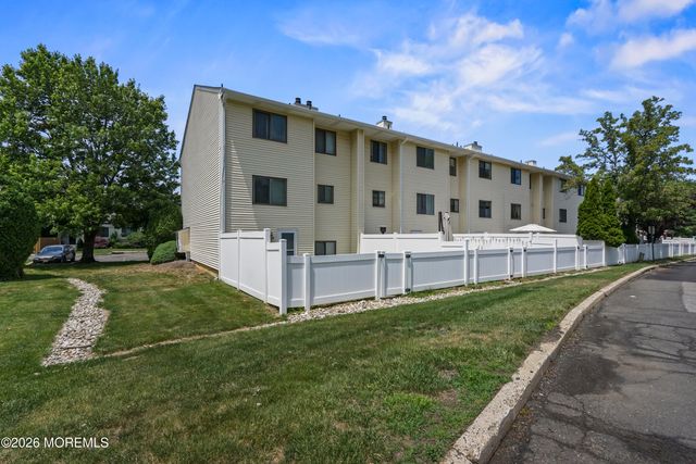 318 Middlewood Road, Middletown, NJ 07748