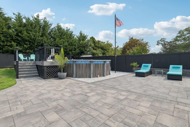 295 Silver Street, West Babylon, NY 11704