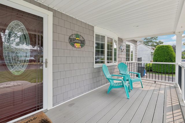 295 Silver Street, West Babylon, NY 11704